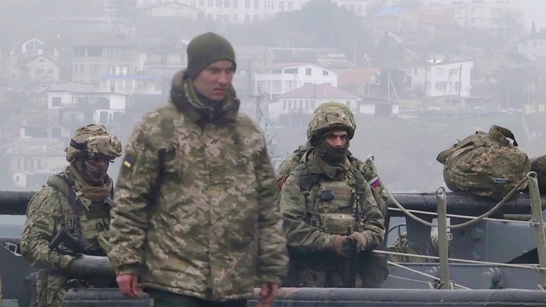 Ucrania reconoce que sus militares de la isla de las Serpientes están vivos y tomados como prisioneros por la parte rusa