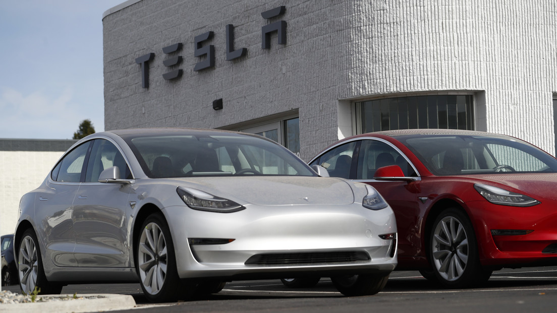 Musk revela por qué Tesla no ha fabricado el coche eléctrico de mayor autonomía del mundo