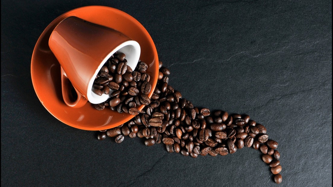 Un hombre muere por sobredosis de cafeína tras consumir una bebida en polvo equivalente a 200 tazas de café