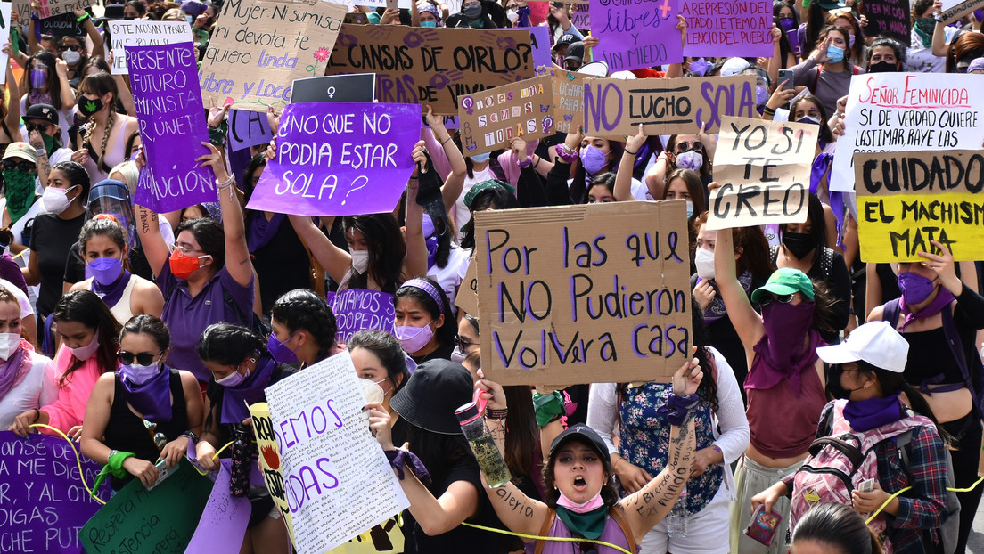 "Quieren proyectar la imagen de un México en llamas": López Obrador convoca a feministas a evitar violencia en movilizaciones por el 8M