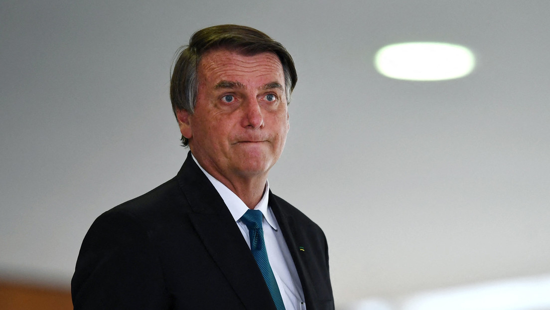 "Totalmente inaceptable": Indignación en Brasil después de que Bolsonaro recibiese la medalla al "mérito indigenista"