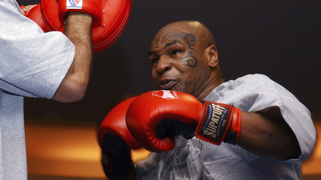 Un hombre apunta a Mike Tyson con un arma y el exboxeador ni se inmuta (VIDEO)