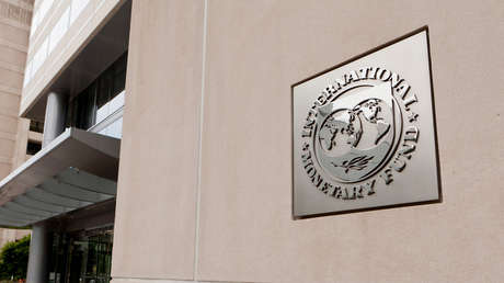"Los riesgos del programa son altos": El FMI muestra su preocupación por la "frágil" situación social y económica de Argentina