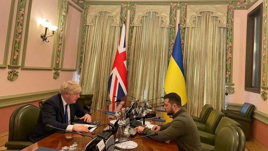 Boris Johnson llega sin anuncio previo a Kiev y se reúne con Vladímir Zelenski