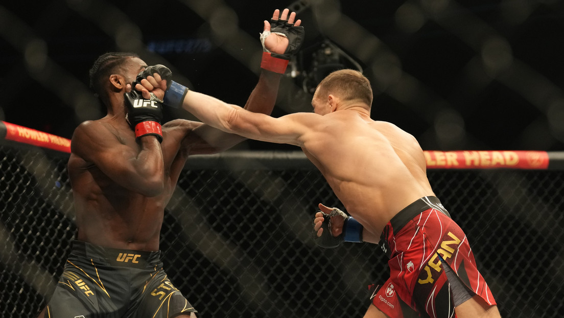 "Me robaron": Un luchador de la UFC pierde la revancha al título por una decisión dividida de los jueces, que el propio Dana White criticó