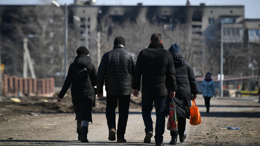 "Somos un pueblo resistente": vecinos de la liberada ciudad de Volnovaja intentan rehacer sus vidas tras los bombardeos ucranianos