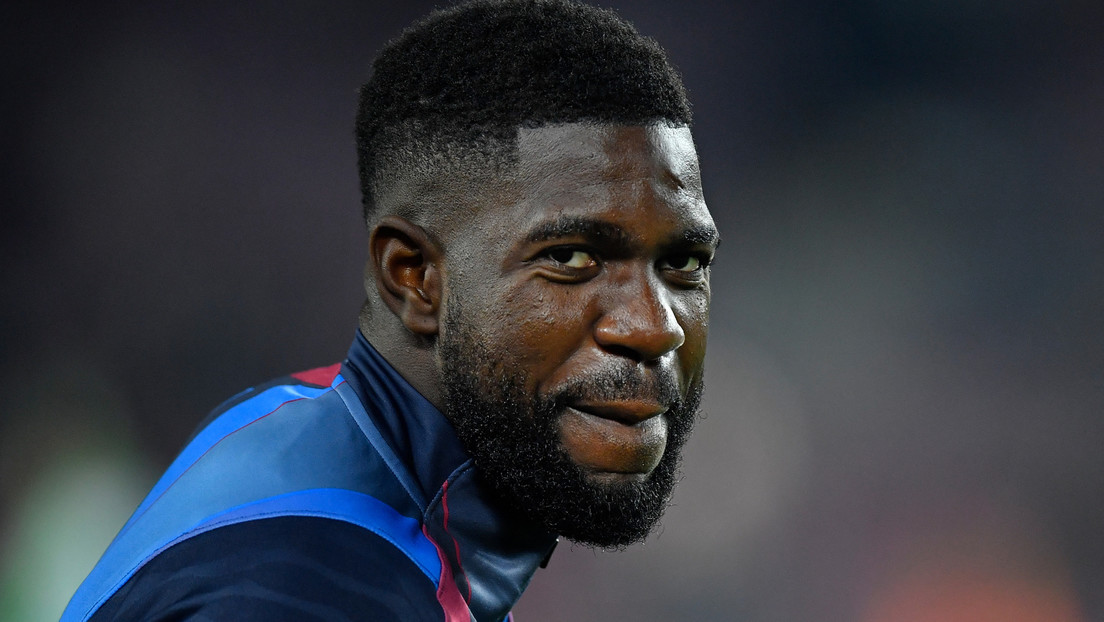 Samuel Umtiti se molesta con un niño que tocó el vidrio de su Ferrari para pedirle un autógrafo (VIDEO)