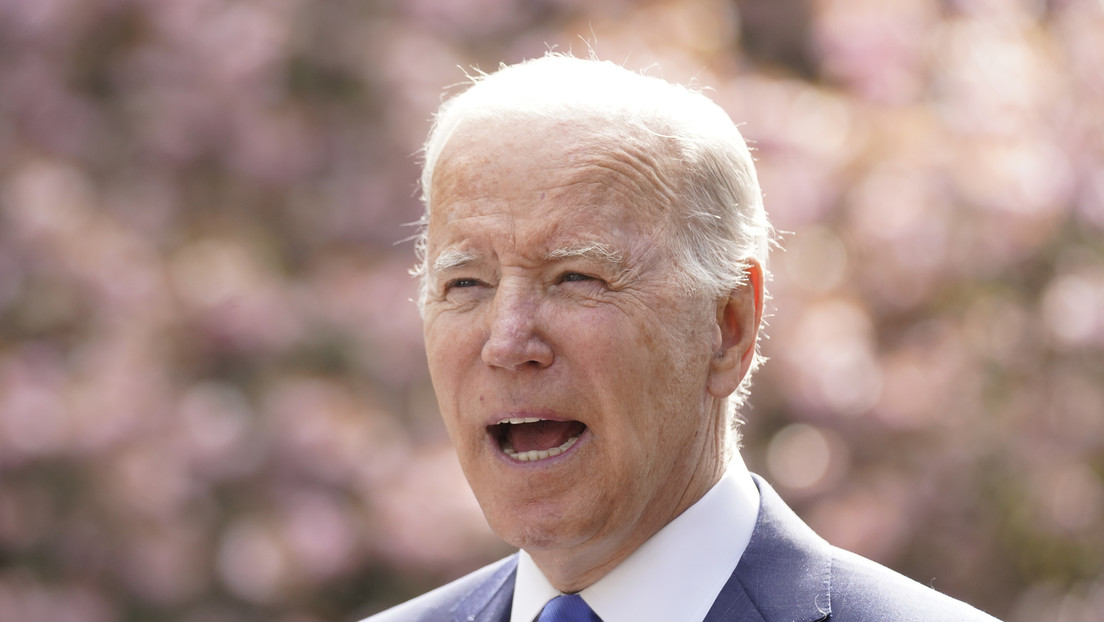 Biden dice que todos los vehículos del Ejército de EE.UU. van a ser "respetuosos con el clima"