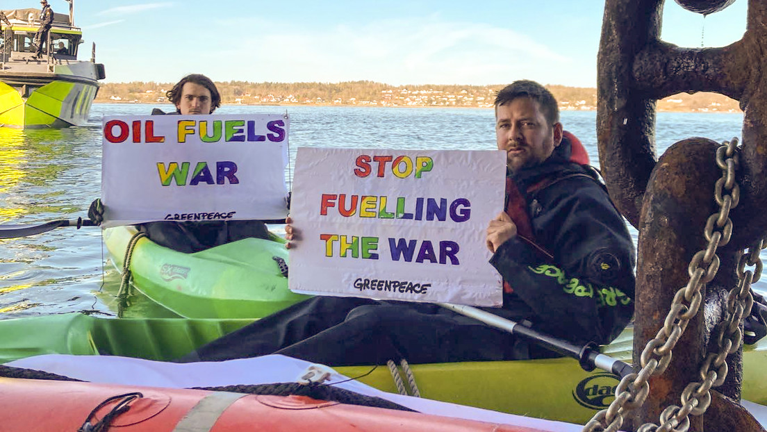 Greenpeace intenta bloquear un petrolero para impedir una entrega de crudo ruso a Noruega