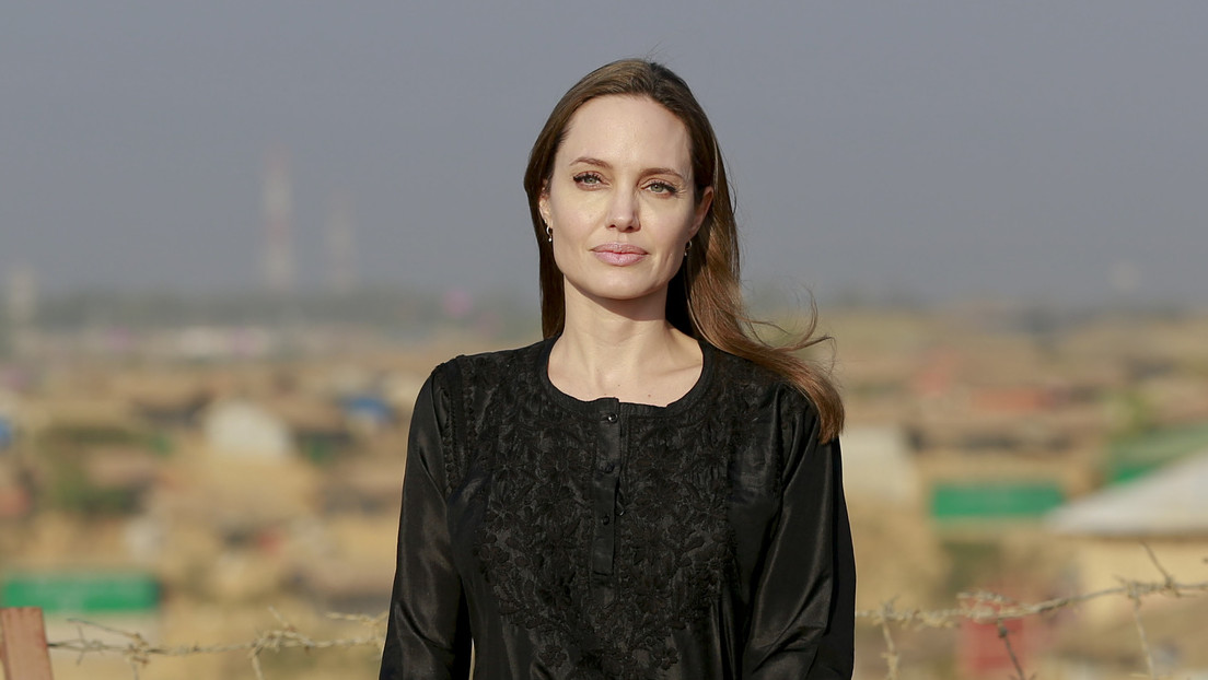 VIDEO: Angelina Jolie viaja a la ciudad ucraniana de Lvov