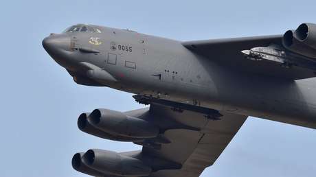Bombarderos estratégicos de EE.UU. capaces de transportar armas nucleares realizan nuevos vuelos sobre Europa