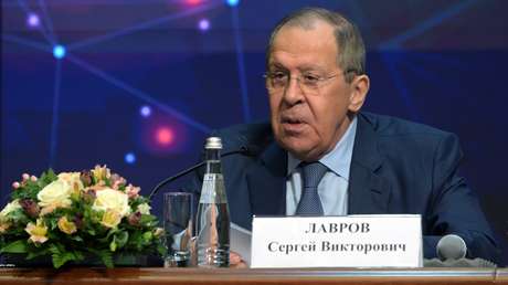 "El mundo corre el riesgo de sumirse en un estado de ciberanarquía": Lavrov advierte sobre la necesidad de establecer acuerdos para regular Internet