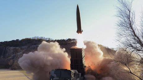 FOTOS: Kim Jong-un supervisa una prueba de "arma táctica guiada de nuevo tipo"