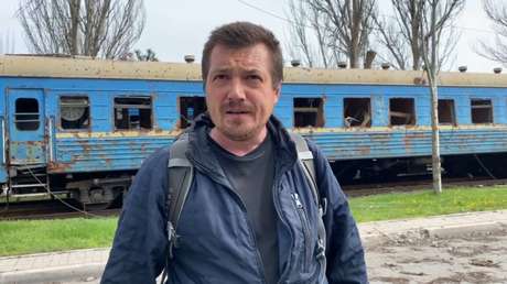 "Que Zelenski y su familia vengan aquí y se escondan en sótanos": Residente de Mariúpol arremete contra Kiev por permitir combates en ciudades (VIDEO)