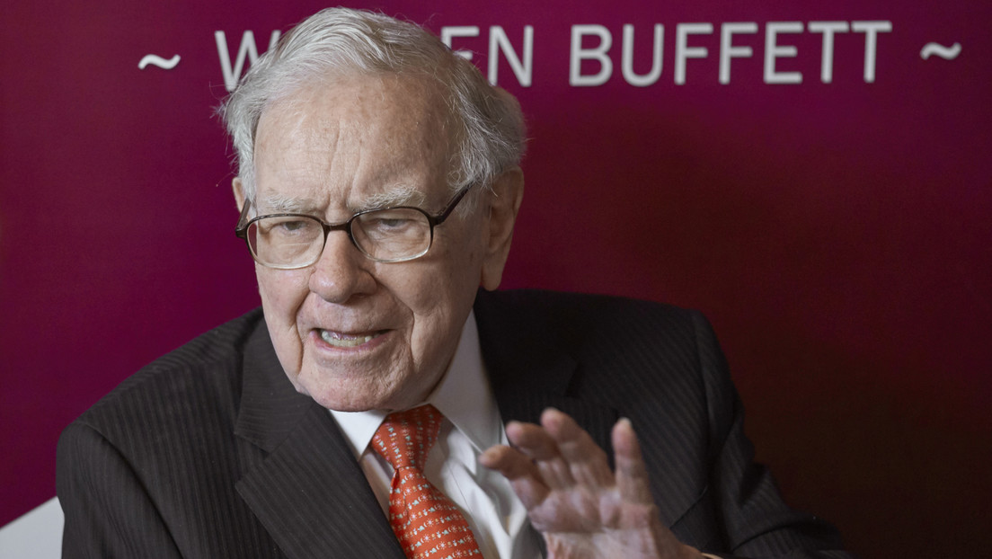 Warren Buffett afirma que no compraría todos los bitcoines del mundo ni por 25 dólares y explica por qué
