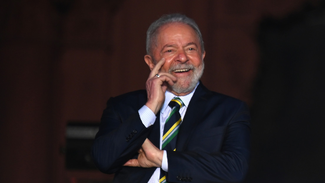 Lula da Silva lanza su candidatura a la presidencia para "reconstruir" Brasil