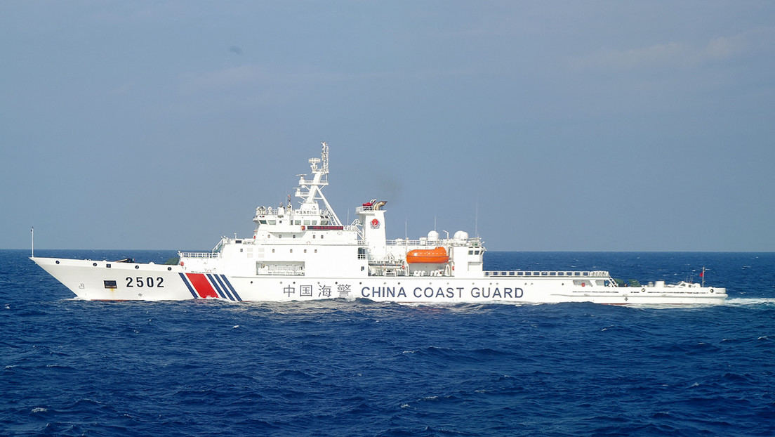 Dos barcos patrulleros de China entran en aguas japonesas cerca de las islas en disputa