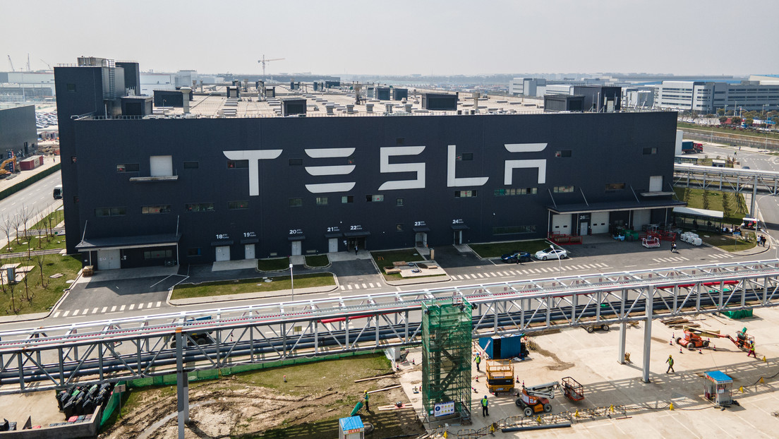 Tesla suspende la mayor parte de su producción en Shanghái por problemas de suministros