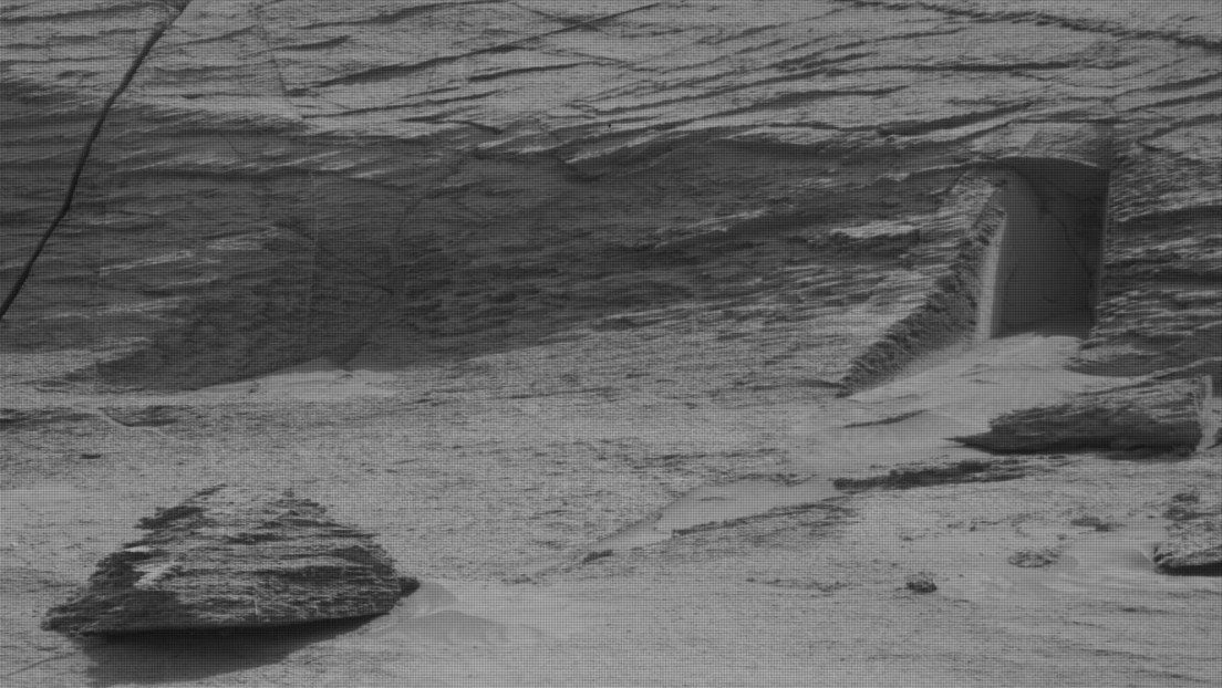 ¿Una 'puerta' para extraterrestres? Científicos explican la extraña foto de Marte tomada por la NASA