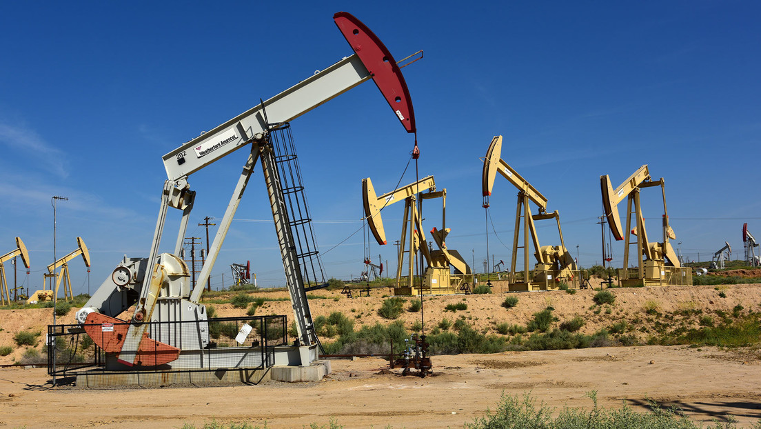 Descubren en Emiratos Árabes Unidos tres nuevos yacimientos de petróleo con unos 650 millones de barriles de crudo