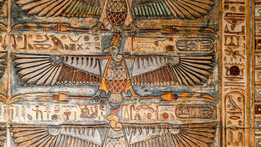 Descubren una serie de 46 "espectaculares" frescos de 2.000 años dedicados a dos diosas del Antiguo Egipto en el templo de Khnum (FOTOS)