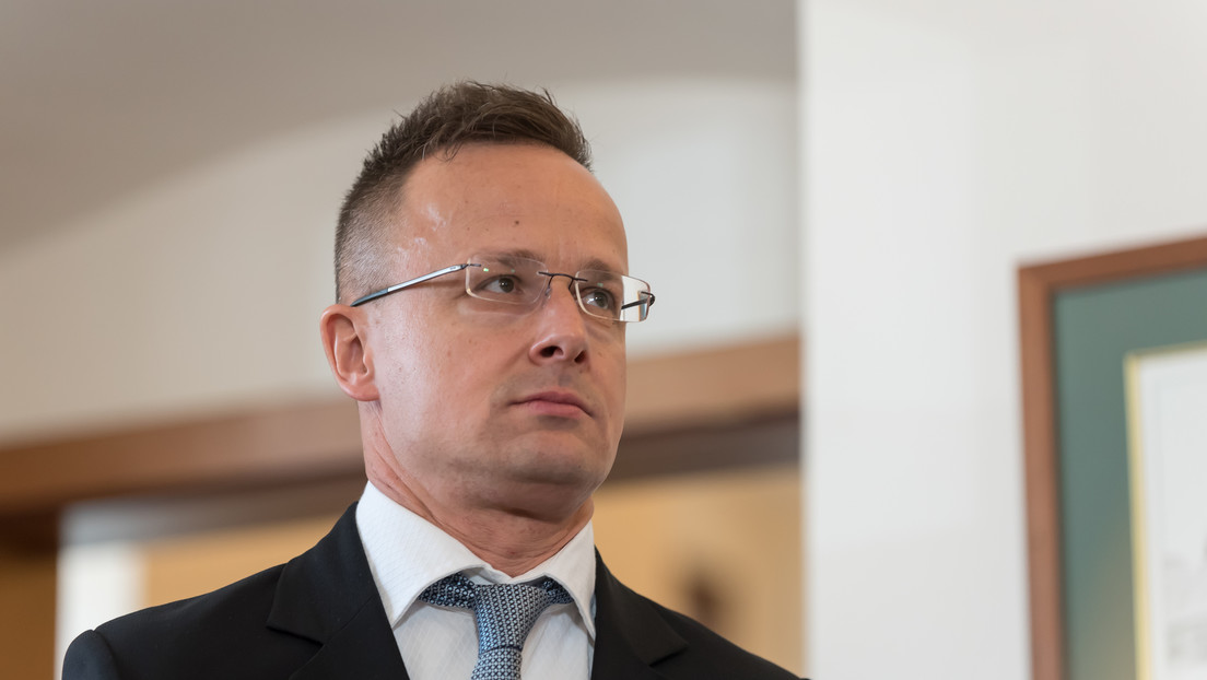 El canciller de Hungría afirma que la economía de su país "moriría" sin el petróleo y el gas de Rusia