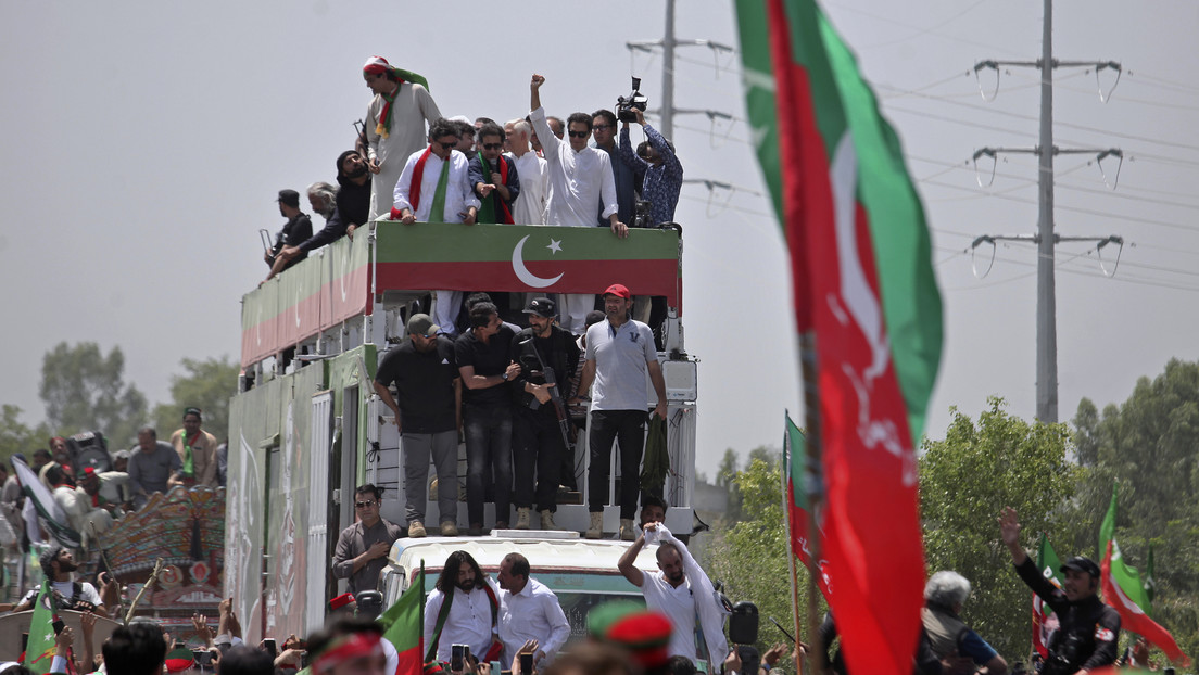 El Gobierno paquistaní despliega el Ejército en Islamabad ante el avance de la marcha liderada por Imran Khan