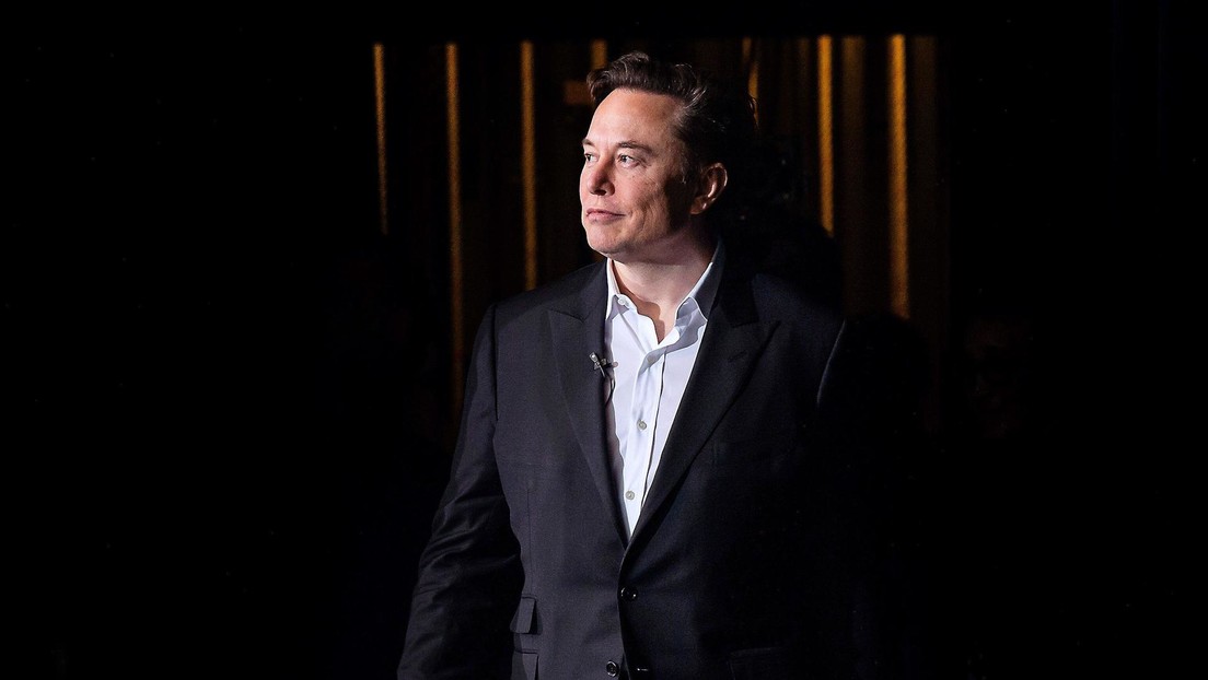 Este es el consejo que da Elon Musk a Jeff Bezos "si quiere llegar a la órbita"