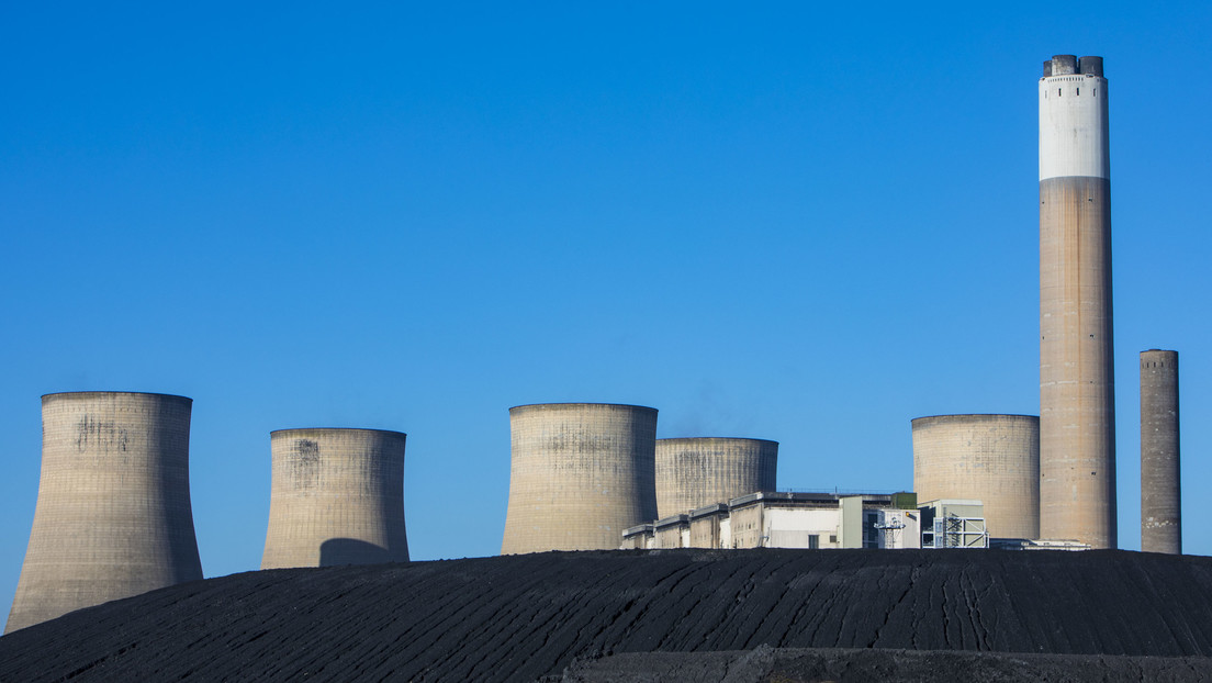 Reino Unido retrasa los cierres de sus centrales eléctricas de carbón y podría imponer límites al uso industrial del gas
