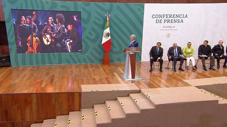 López Obrador responde con una canción de Los Tigres del Norte a la propuesta xenófoba del gobernador de Texas (y plantea una audaz alternativa)
