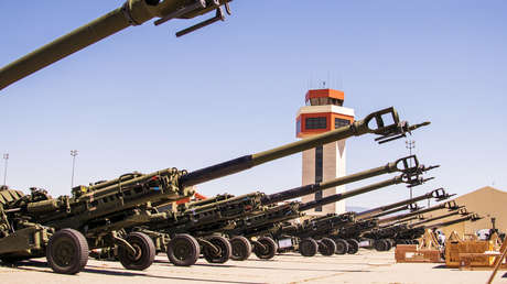 EE.UU. entrenó a más de 220 militares ucranianos en el uso de obuses M777
