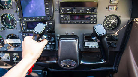 Un pasajero que "no tenía ni idea de cómo pilotear un avión" efectuó con éxito un aterrizaje en EE.UU.