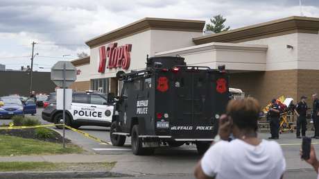 Al menos diez muertos por un tiroteo en un supermercado en el estado de Nueva York