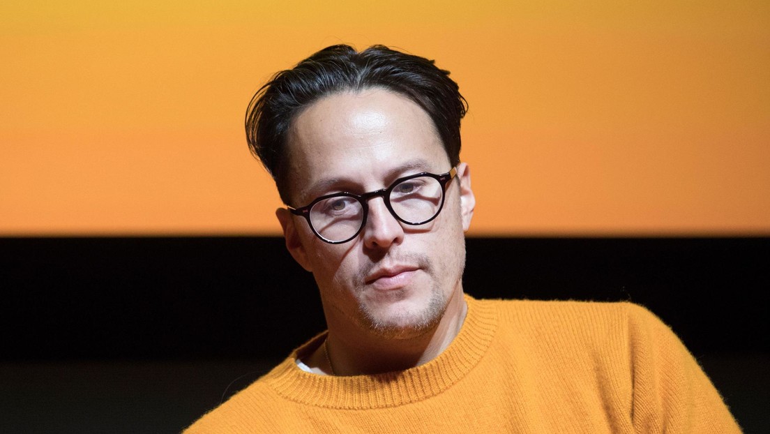 Acusan al cineasta de la última película de James Bond, Cary Fukunaga, de abusar de su poder para acercarse de manera inapropiada a jóvenes actrices