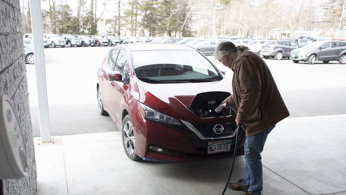 El CEO de Ford advierte de una "enorme guerra de precios" de los vehículos eléctricos