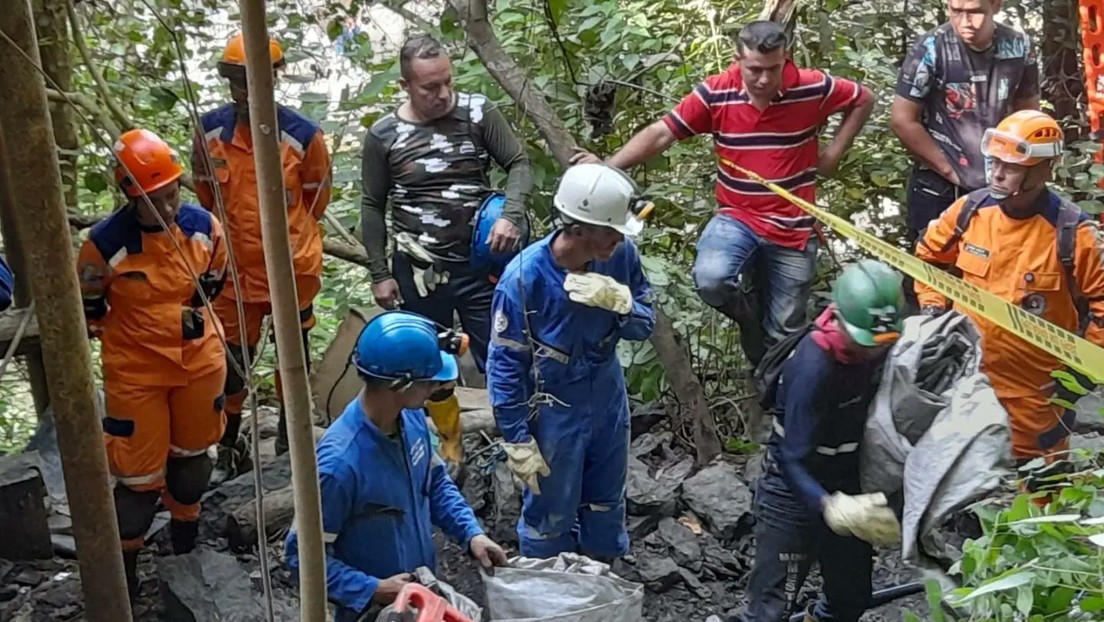 Hallan el cuerpo sin vida de uno de los 14 mineros atrapados en una mina de carbón al noreste de Colombia