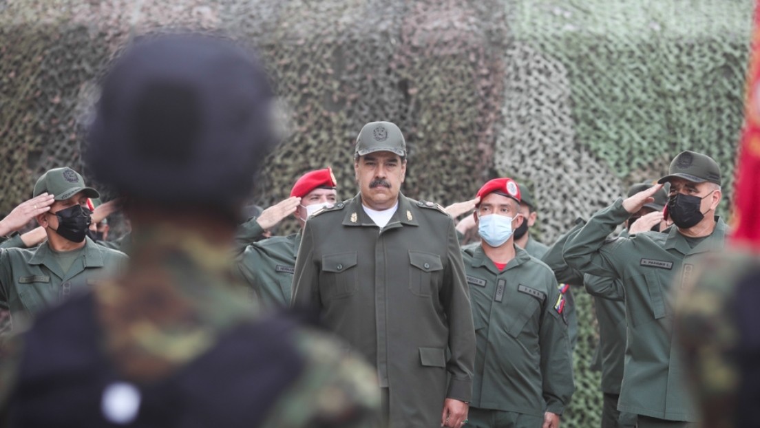 Maduro refuerza la lucha militar para desarticular los grupos "terroristas armados narcotraficantes colombianos" que operan en Venezuela