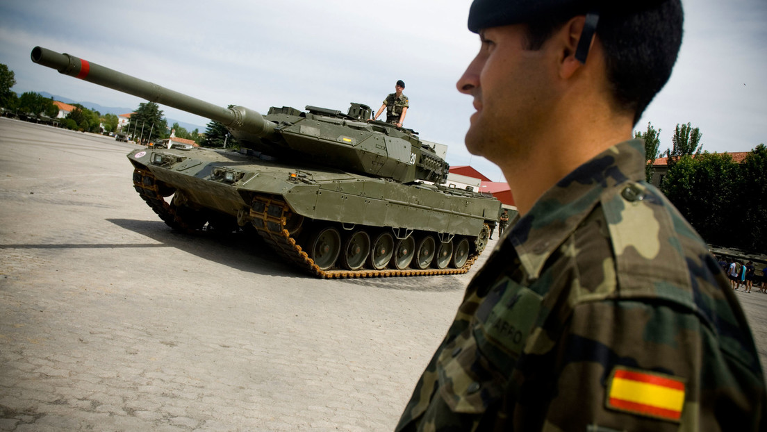 Reportan que España pretende entregar a Ucrania armamento pesado, como misiles antiaéreos y carros de combate