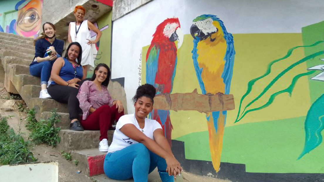 Las mujeres que aceptaron el reto de la fotografía y redescubrieron su propio barrio en Caracas con sus teléfonos