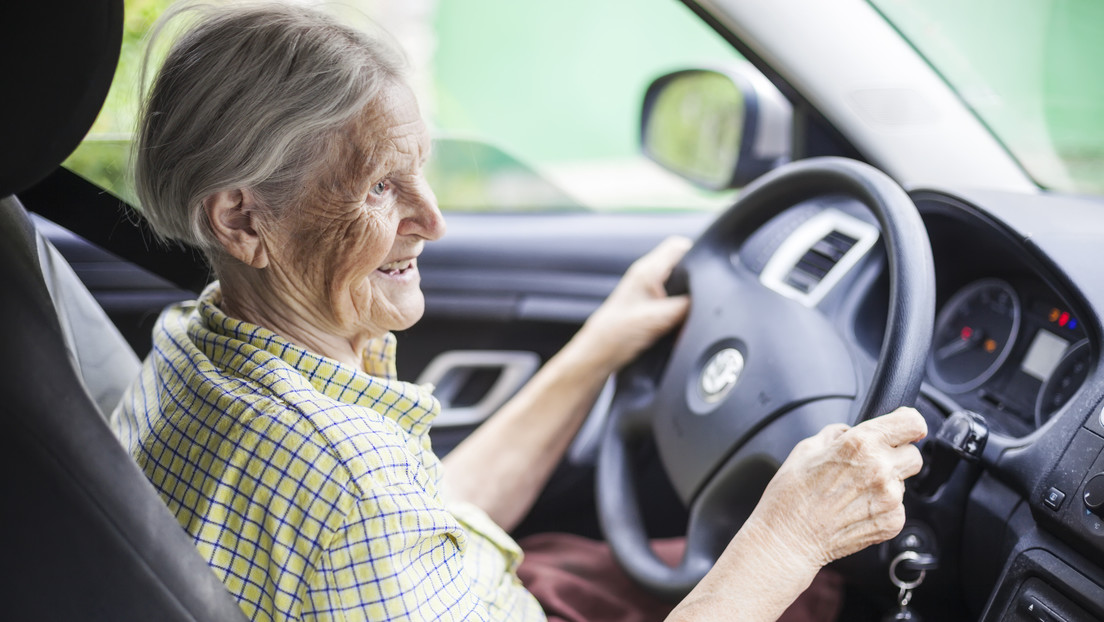 Una mujer de 100 años logra renovar su licencia de conducir en Italia