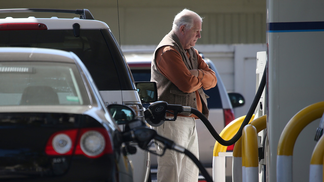 El galón a 5 dólares: los precios de gasolina marcan un récord histórico en EE.UU.
