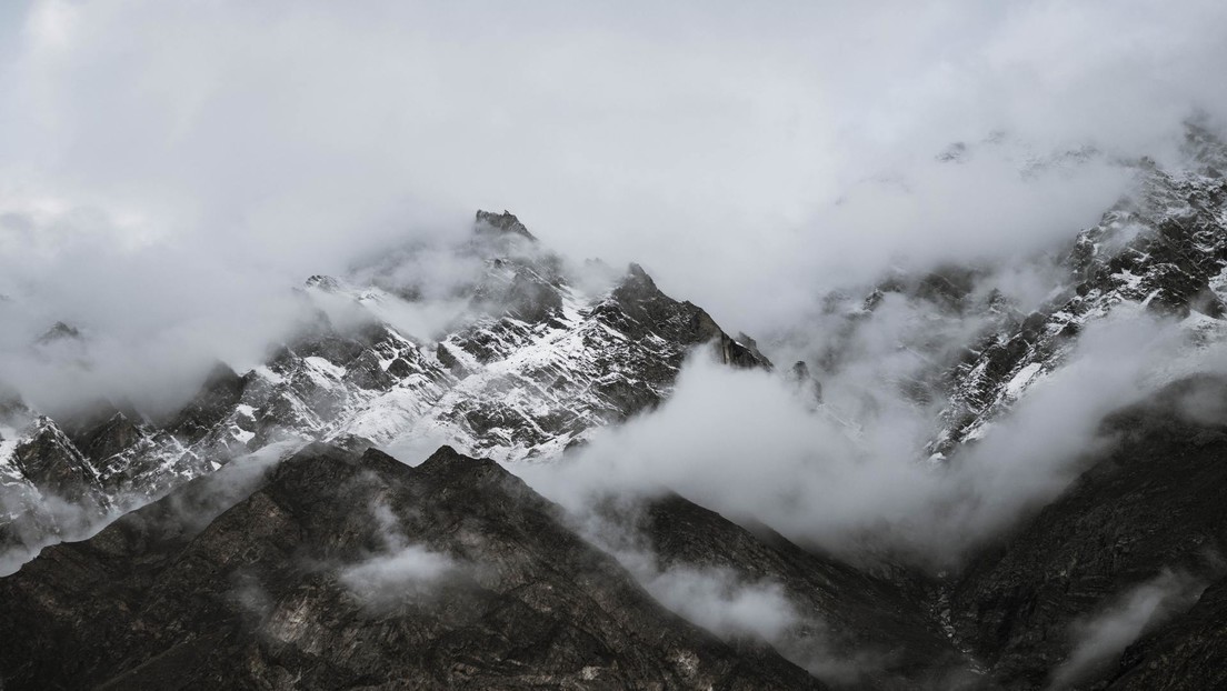 Encuentran la segunda bota de un escalador italiano que murió en 1970 en una montaña de Pakistán