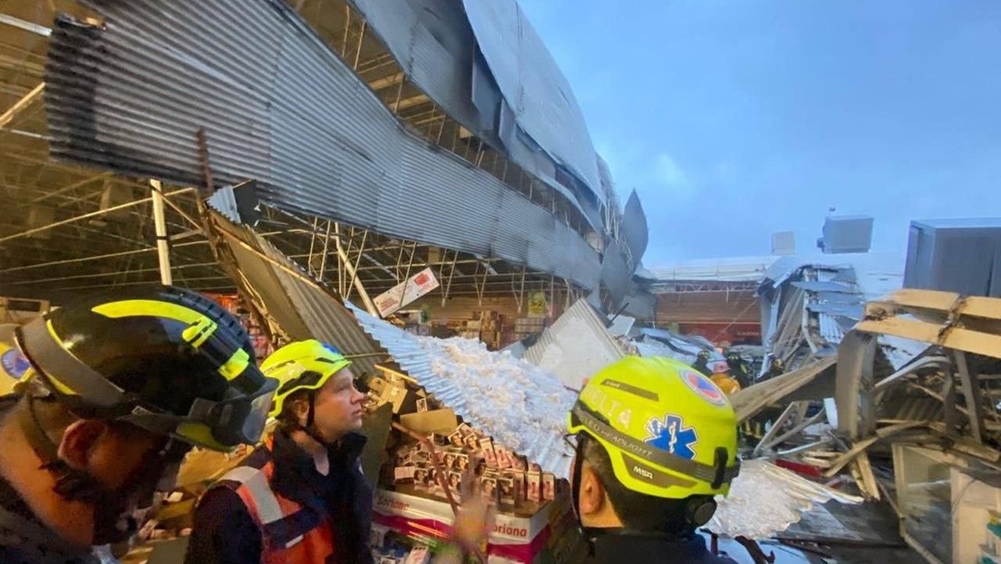 Colapsa el techo de un supermercado por la acumulación de granizo en la Ciudad de México (FOTOS, VIDEOS)