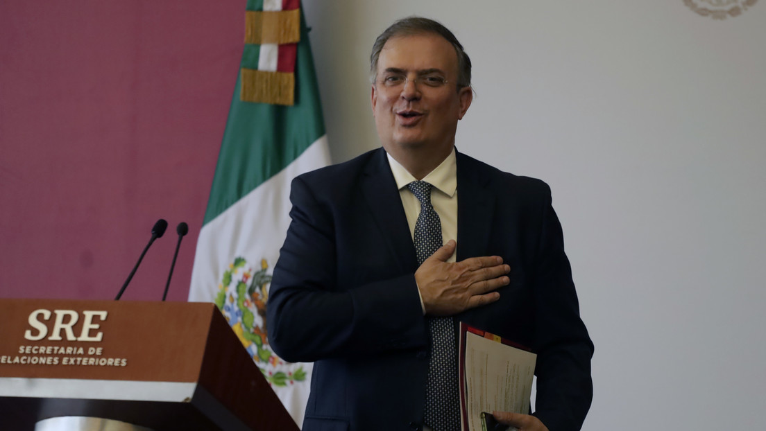 "Escríbeme y te contesto": El canciller mexicano da su WhatsApp y promete una relación "más directa" con la ciudadanía