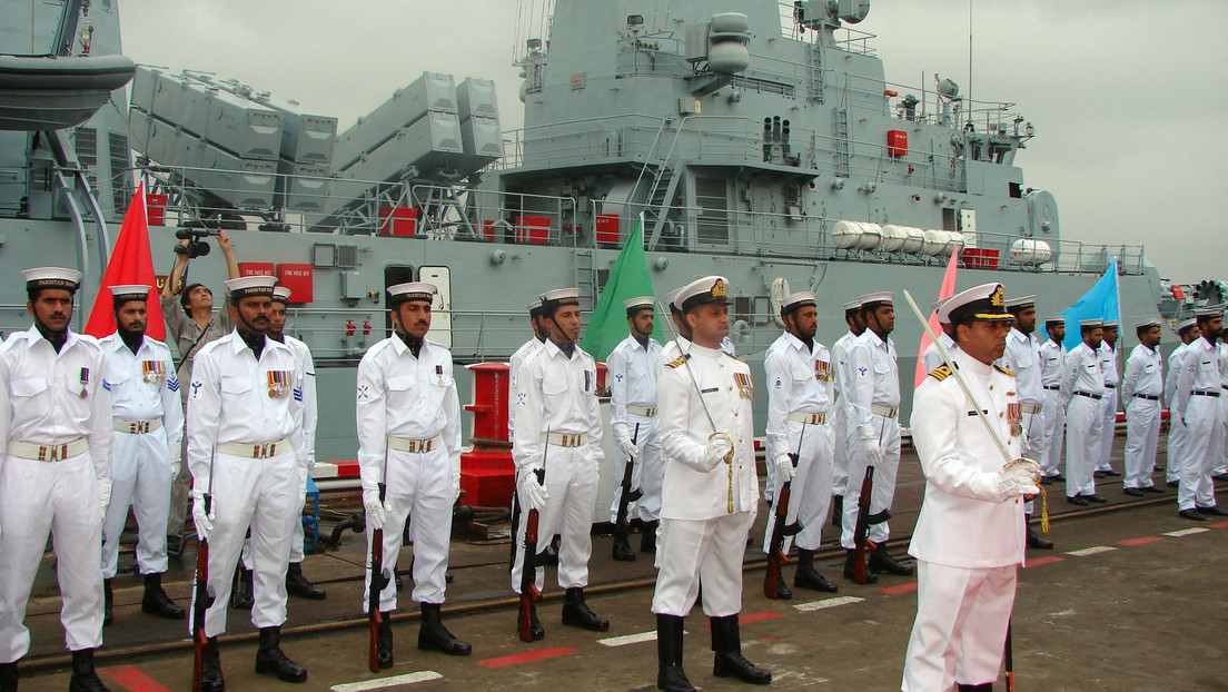 Cuatro buques de guerra 'made in China' quitan el sueño a la Marina de Pakistán