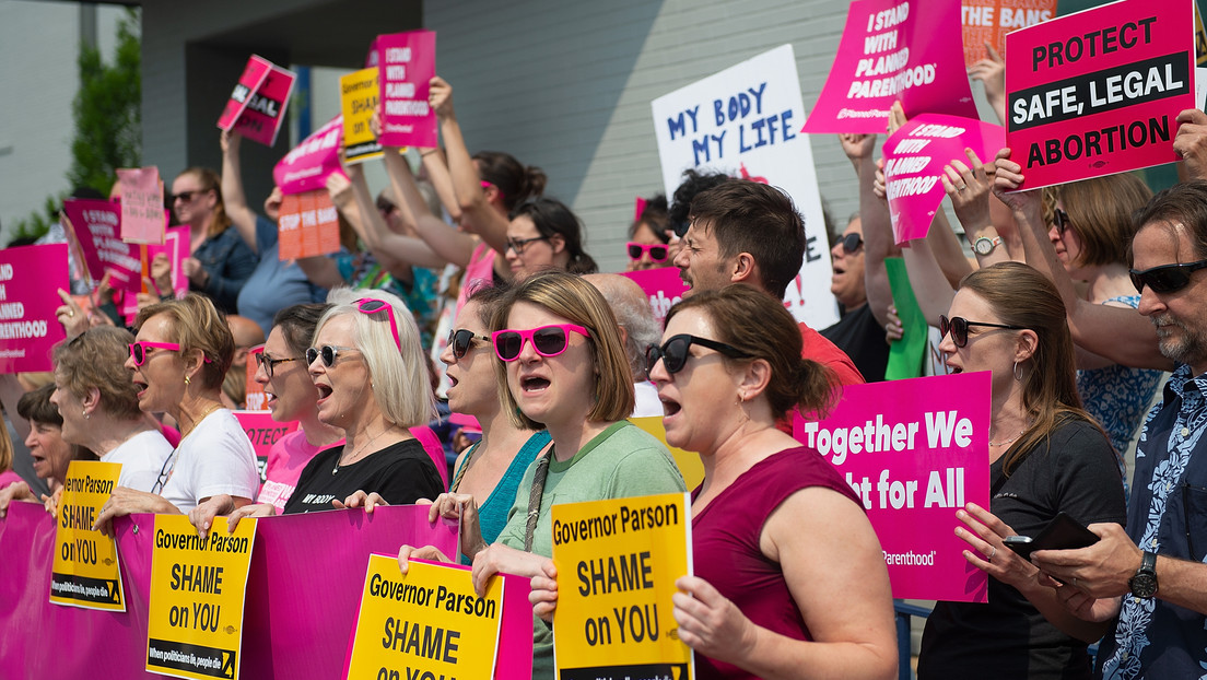 Misuri se convierte en el primer estado que prohíbe el aborto en EE.UU. tras el histórico fallo de la Corte Suprema
