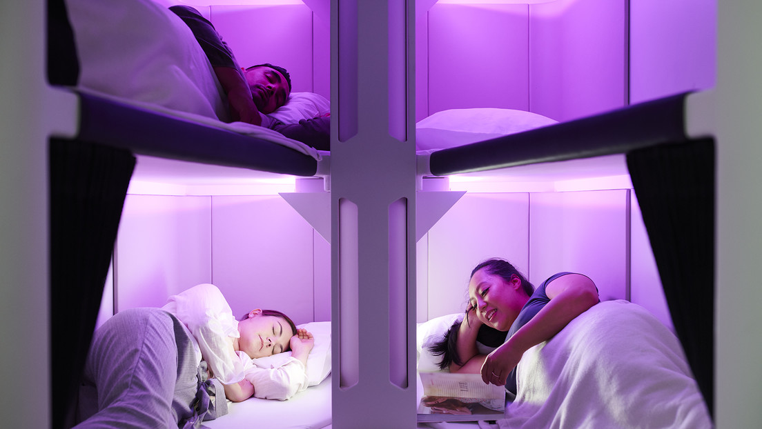 Air New Zealand, la primera del mundo en ofrecer cápsulas para dormir a los pasajeros de la clase económica