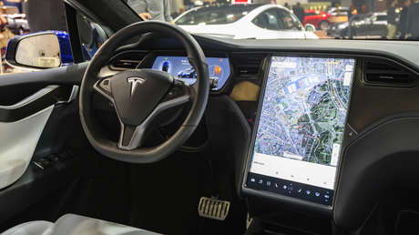 Intensifican la investigación sobre el piloto automático de Tesla tras múltiples accidentes