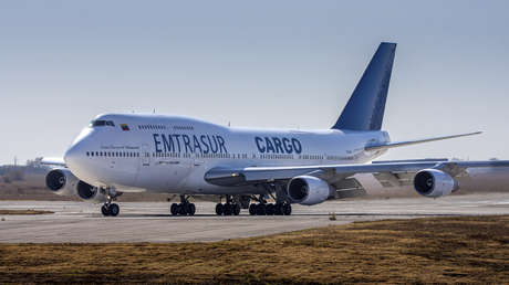 Venezuela acusa a Uruguay de "poner en grave riesgo" a la tripulación del avión de carga sancionado por EE.UU. e investigado en Argentina