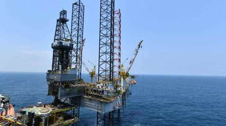 Personas armadas saquean 3 plataformas de la petrolera Pemex en México